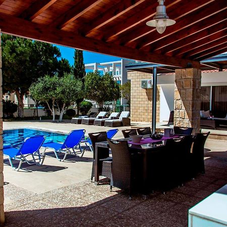 6 Bdr Villa With Tennis Court Paphos Exteriör bild