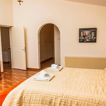 6 Bdr Villa With Tennis Court Paphos Exteriör bild