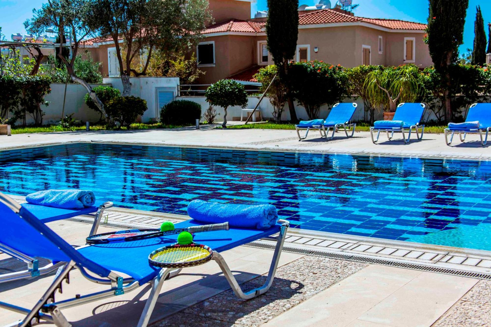 6 Bdr Villa With Tennis Court Paphos Exteriör bild