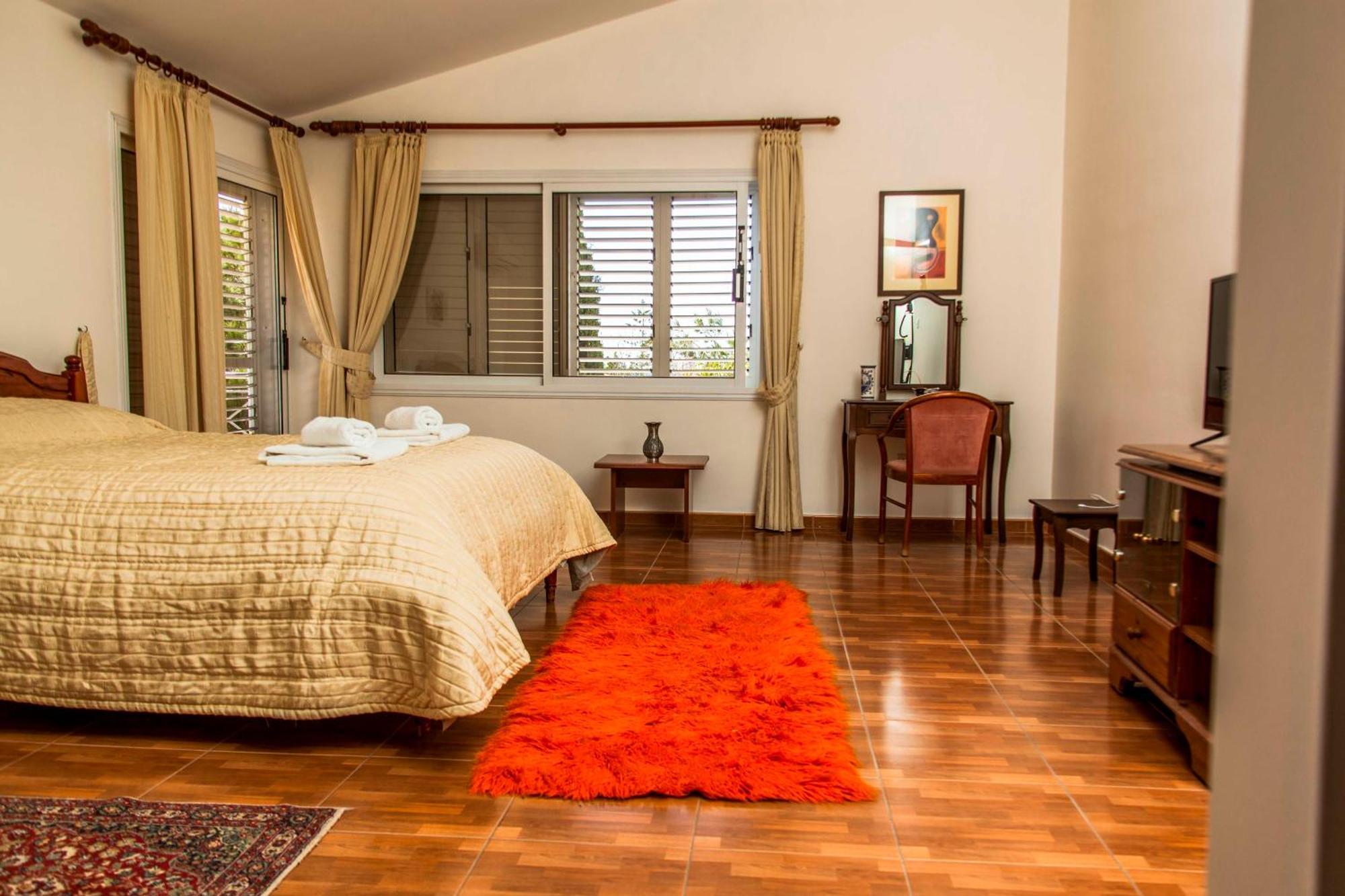 6 Bdr Villa With Tennis Court Paphos Exteriör bild