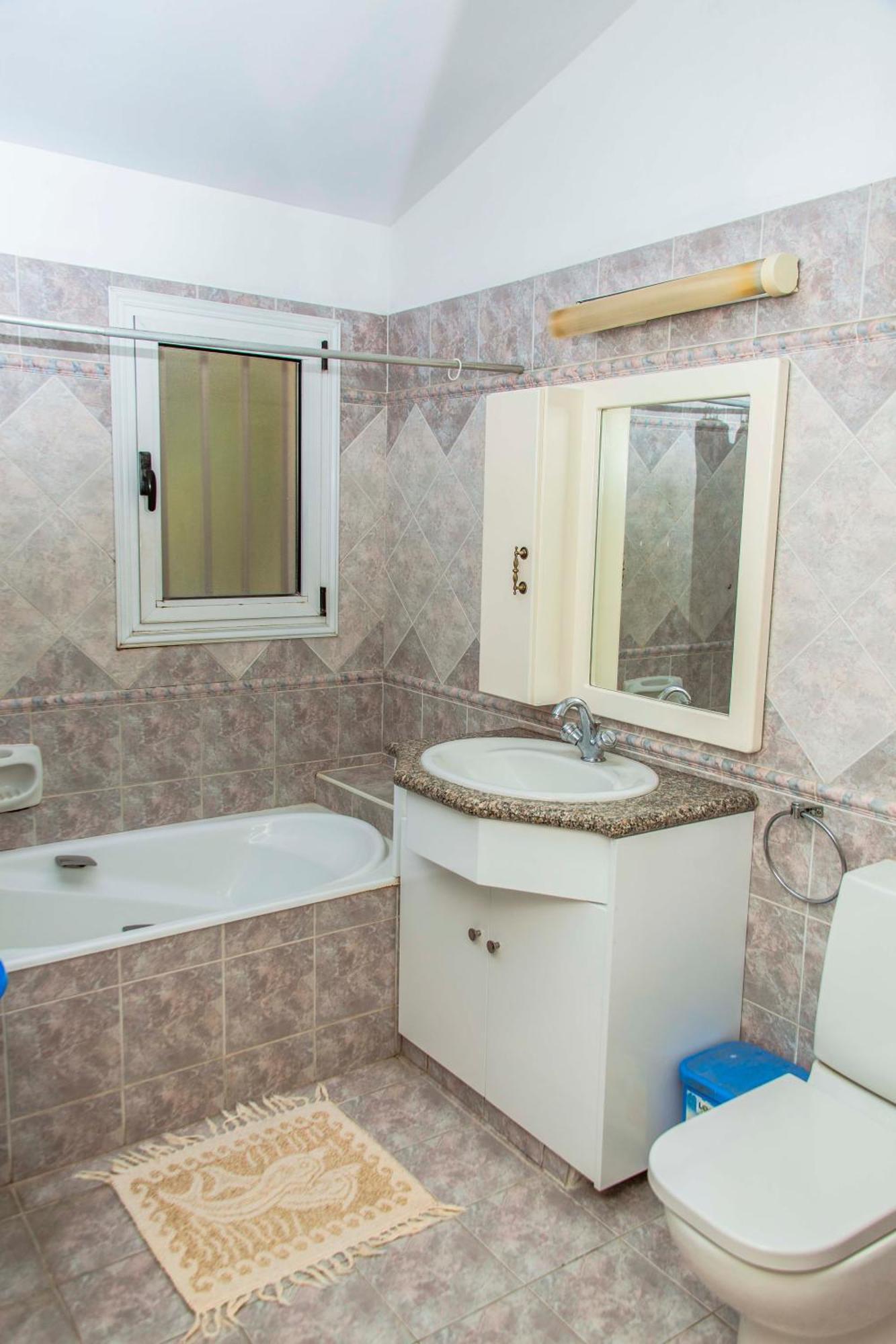 6 Bdr Villa With Tennis Court Paphos Exteriör bild