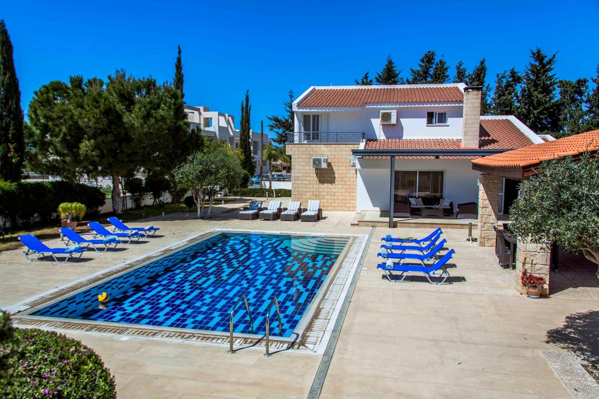 6 Bdr Villa With Tennis Court Paphos Exteriör bild