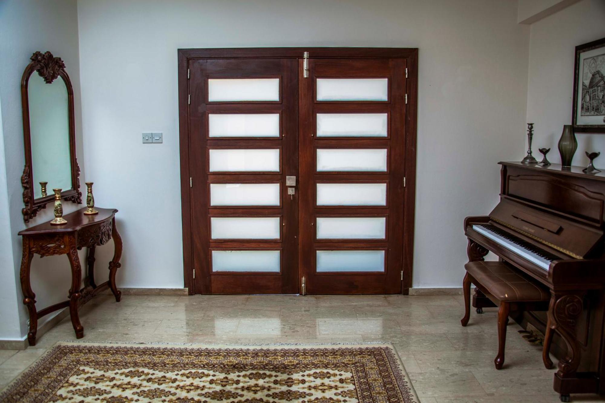 6 Bdr Villa With Tennis Court Paphos Exteriör bild