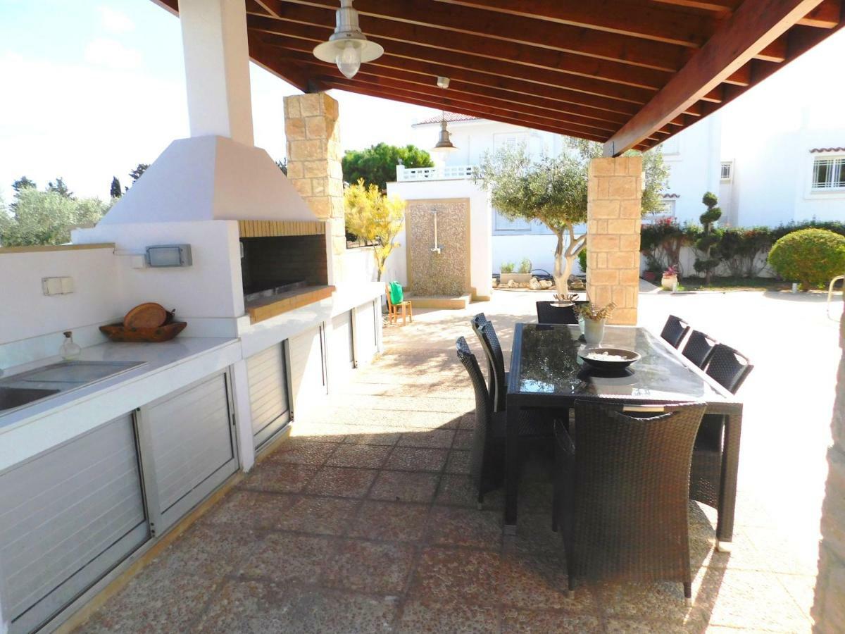 6 Bdr Villa With Tennis Court Paphos Exteriör bild
