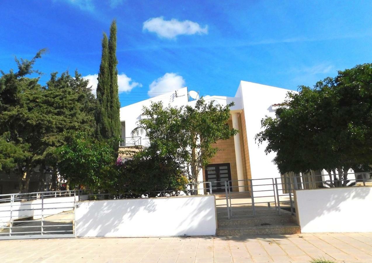 6 Bdr Villa With Tennis Court Paphos Exteriör bild